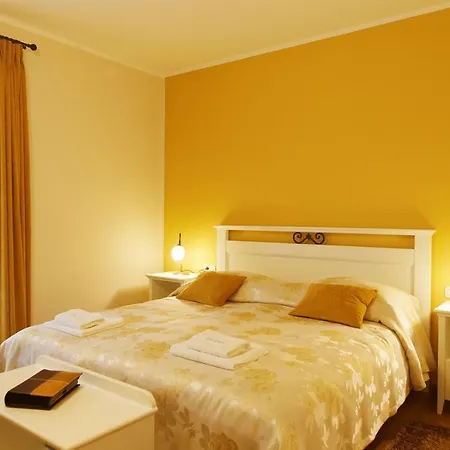 Spacious Sany With Private Pool פאזין