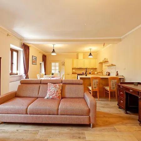 Spacious Sany With Private Pool * פאזין
