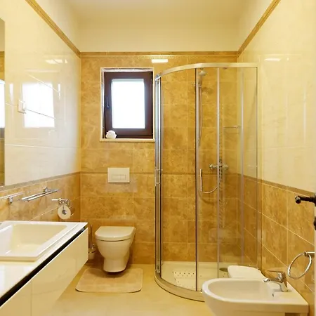 Spacious Sany With Private Pool * פאזין