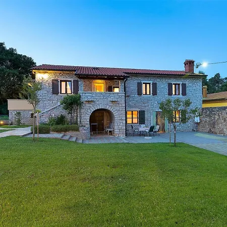 Spacious Sany With Private Pool * פאזין