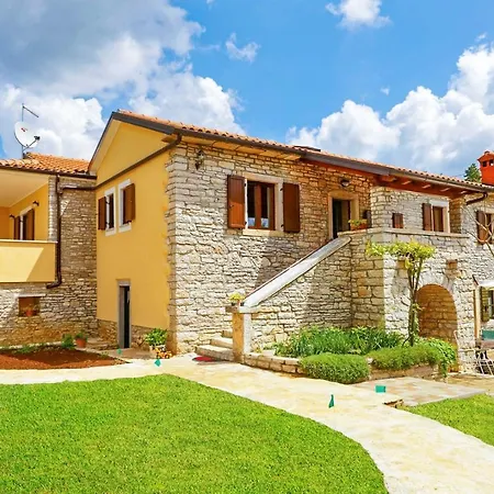 Spacious Sany With Private Pool